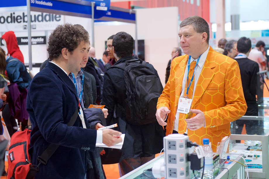 Denis Sokol explains IoT CECO MODULE to DIY electronics geeks (photo credit Big Top PR)